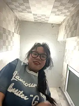 Leeeeiu online show from June 1, 3:22 pm