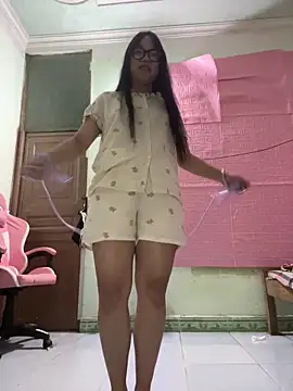 Snapshot of Leeeeiu chatting on June 10, 3:46 pm Leeeeiu online show from June 10, 3:46 pm