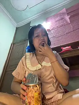 Leeeeiu online show from April 14, 3:28 pm