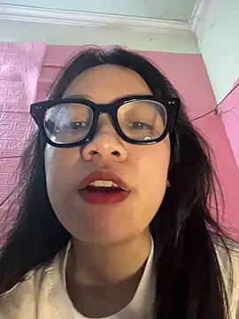 Leeeeiu online show from March 24, 2:50 pm