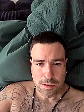 Snapshot of Biggbaddwulf7 chatting on March 16, 4:32 pm Biggbaddwulf7 online show from March 16, 4:32 pm