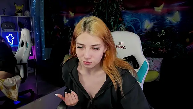 RosaFowler online show from March 31, 10:06 am