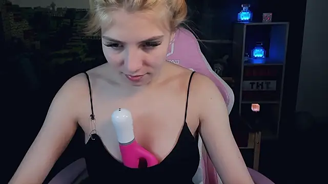 RosaFowler online show from March 29, 9:22 am