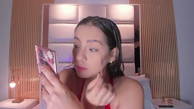 Megaan Rousee online show from March 29, 11:45 am