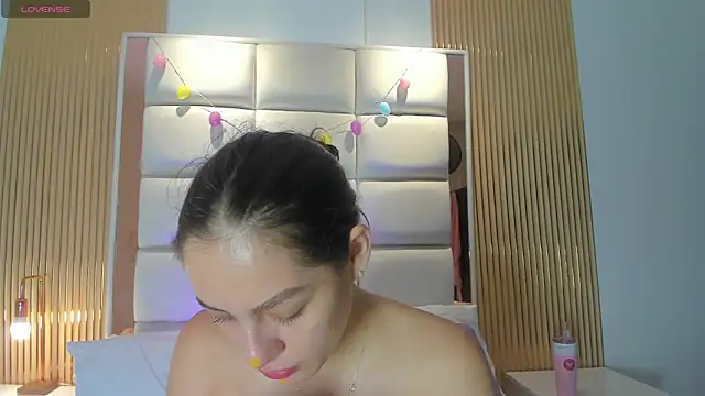 Megaan Rousee online show from April 13, 11:36 am