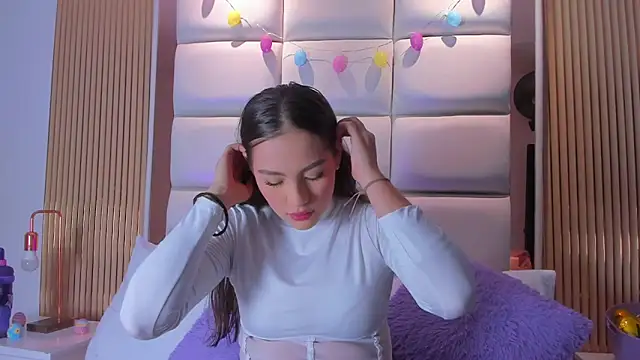 Megaan Rousee online show from April 3, 11:49 am