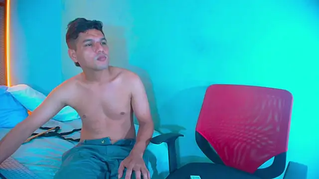 Hornyshow1 online show from March 31, 11:56 am