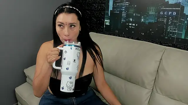Terra  Rouse  online show from May 15, 11:19 am