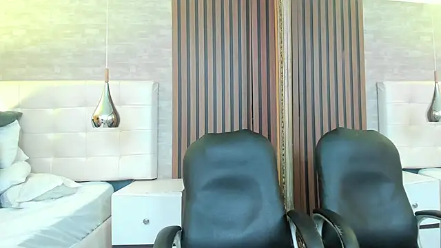 AbbyLoius online show from April 17, 2:20 pm