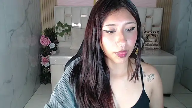 Snapshot of moraa_s chatting on February 28, 3:50 am moraa s online show from February 28, 3:50 am