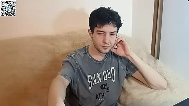  ZaneX online show from April 15, 7:07 pm