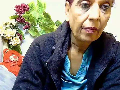 Snapshot of Hot_queen58 chatting on July 6, 6:42 am Hot queen58 online show from July 6, 6:42 am
