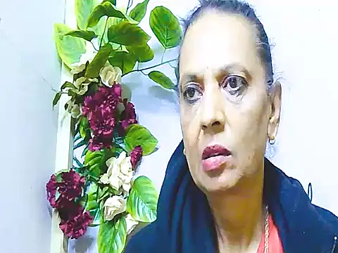 Snapshot of Hot_queen58 chatting on June 5, 5:34 am Hot queen58 online show from June 5, 5:34 am