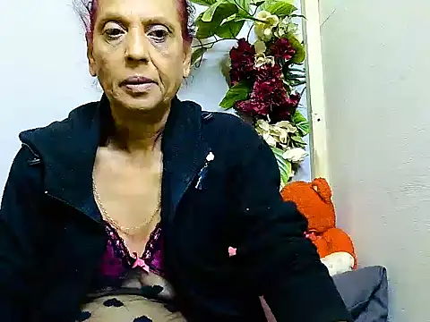 Snapshot of Hot_queen58 chatting on June 21, 8:20 am Hot queen58 online show from June 21, 8:20 am