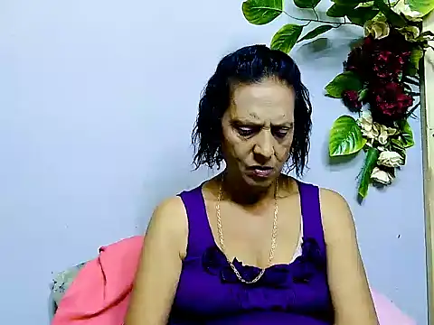 Snapshot of Hot_queen58 chatting on June 11, 3:53 pm Hot queen58 online show from June 11, 3:53 pm