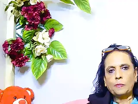 Snapshot of Hot_queen58 chatting on June 2, 6:24 am Hot queen58 online show from June 2, 6:24 am