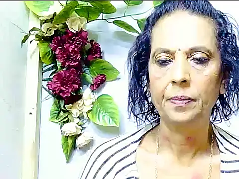 Snapshot of Hot_queen58 chatting on June 11, 3:47 am Hot queen58 online show from June 11, 3:47 am
