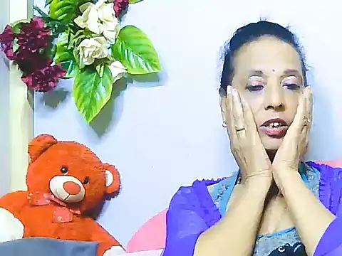 Snapshot of Hot_queen58 chatting on June 4, 3:22 am Hot queen58 online show from June 4, 3:22 am