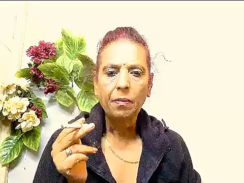 Snapshot of Hot_queen58 chatting on July 4, 7:59 am Hot queen58 online show from July 4, 7:59 am