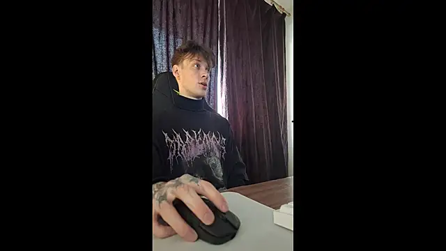 Snapshot of Huly_Entertainment chatting on February 28, 11:32 am Huly Entertainment online show from February 28, 11:32 am