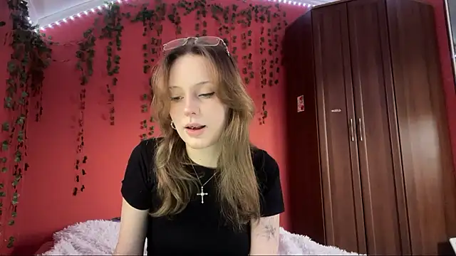 Snapshot of GretaMcdannold chatting on March 1, 1:33 pm GretaMcdannold online show from March 1, 1:33 pm