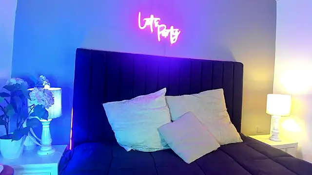 scarlett leex  online show from April 7, 4:25 am