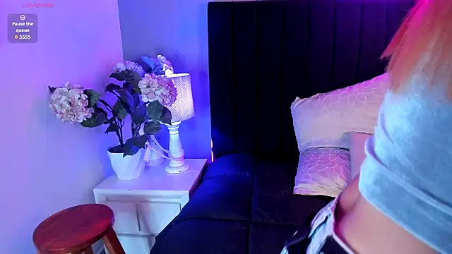 scarlett leex  online show from April 11, 3:36 am