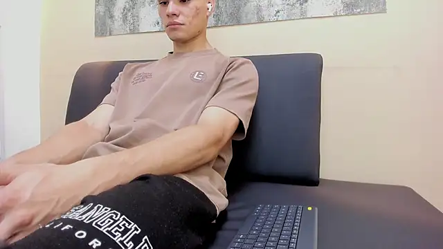 ZANE EVANS online show from April 15, 12:42 pm