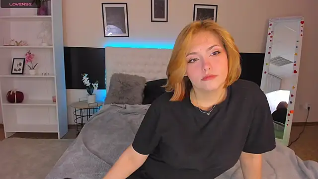 DellaRows online show from April 23, 11:16 am