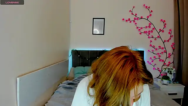 DellaRows online show from June 3, 5:52 am