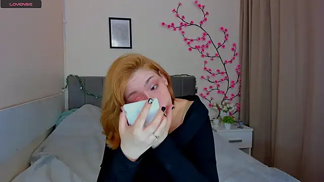 DellaRows online show from April 14, 5:34 am