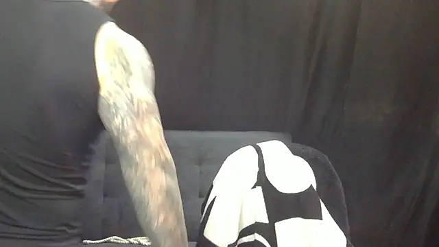 devilWithTats online show from April 24, 11:01 am