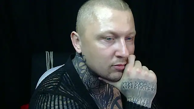 devilWithTats online show from May 31, 7:14 am