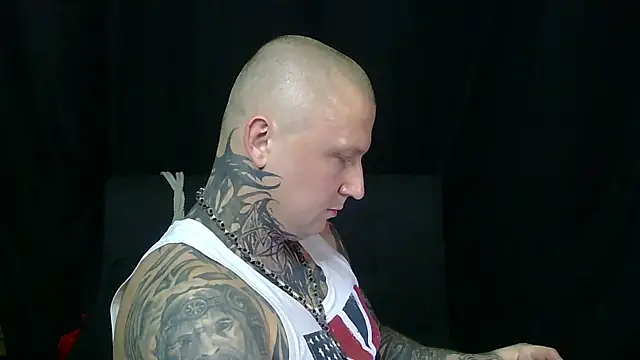 devilWithTats online show from June 16, 3:56 pm