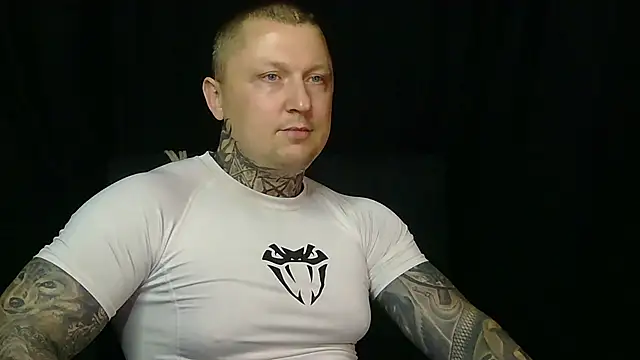 devilWithTats online show from June 10, 4:19 pm