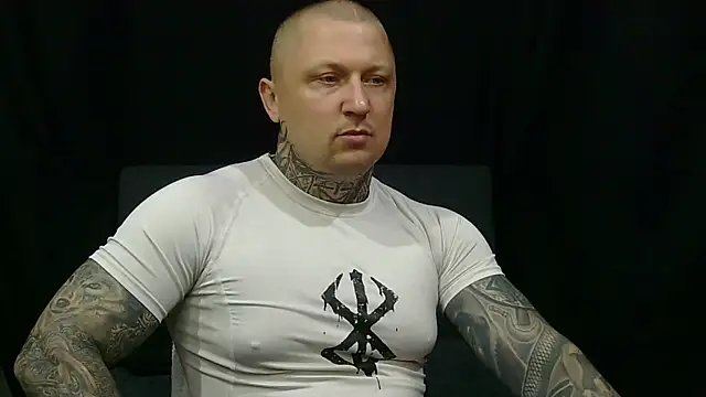 devilWithTats online show from May 27, 11:17 am