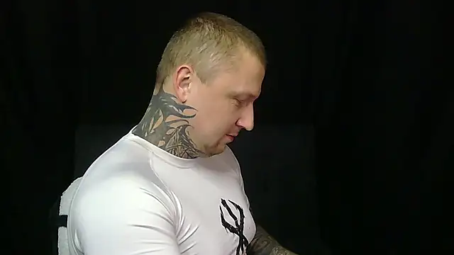 devilWithTats online show from May 24, 11:54 am