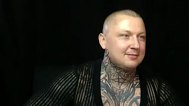 devilWithTats online show from March 12, 10:41 am