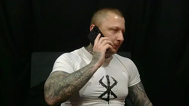 devilWithTats online show from May 23, 8:02 am