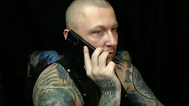 devilWithTats online show from March 8, 11:35 am