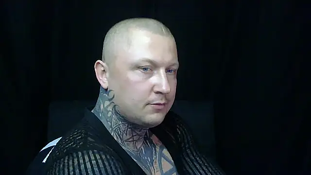 devilWithTats online show from April 15, 9:04 am