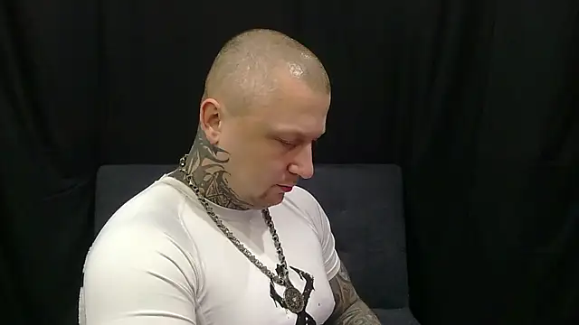 devilWithTats online show from May 29, 7:58 am