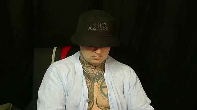 devilWithTats online show from July 21, 2:29 pm
