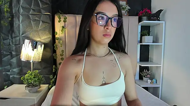 Crowm le online show from April 10, 4:36 pm