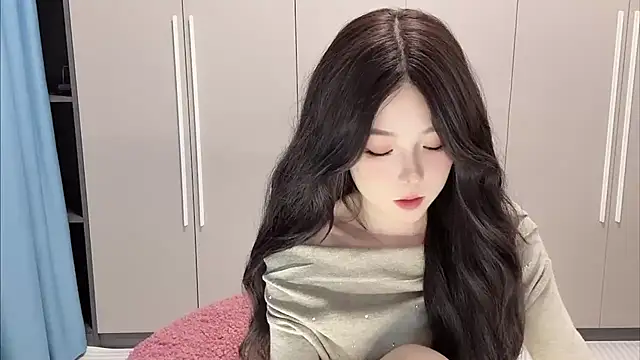 Sjbnmyxm online show from March 7, 8:03 pm