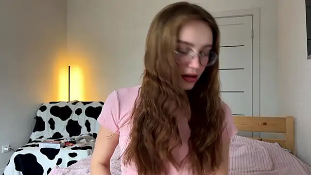 Lolatatee online show from March 26, 4:11 am