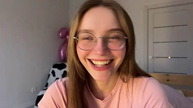 Lolatatee online show from March 31, 4:03 am