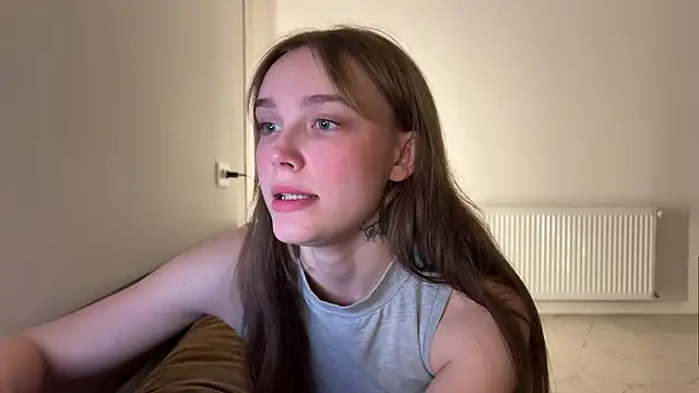 Lolatatee online show from April 10, 5:31 pm