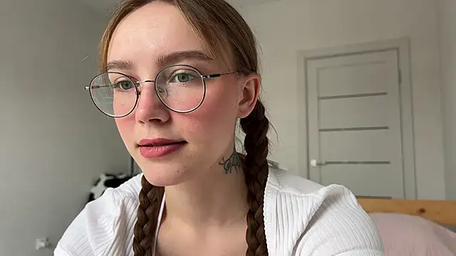 Lolatatee online show from March 20, 7:42 am