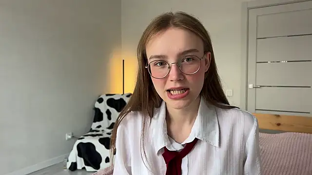 Lolatatee online show from March 25, 5:07 am